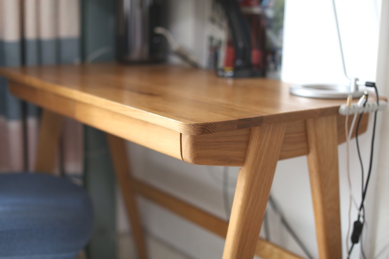 北欧简约风格实木书桌